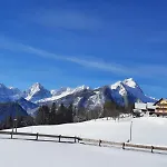 Alpenhaus מלון *