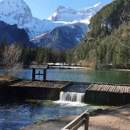 Alpenhaus Hotel *